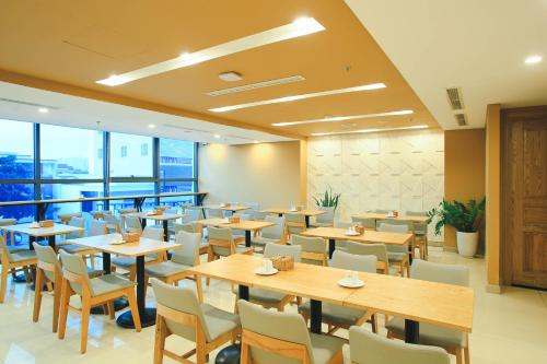 Restaurant, ELITE HOTEL NHA TRANG in Vinh Hai