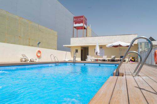 Sevilla LuxSevilla Moderno Piscina Free Parking 3-Star Guesthouse view