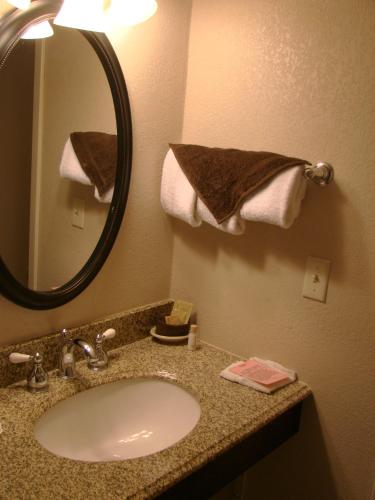 Kansas Country Inn - image 6