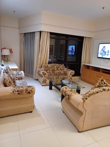 Times Square Grand Service Suite - image 13