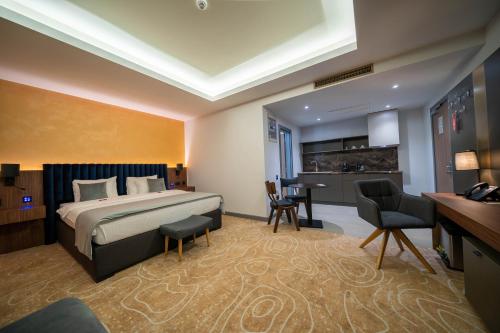 Junior Suite image 2