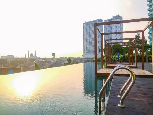 Best Studio At Grand Kamala Lagoon Apt By Travelio - Bekasi