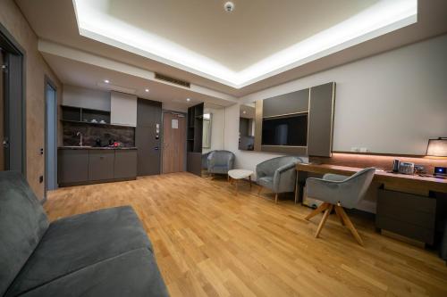 Superior Apartment image 3