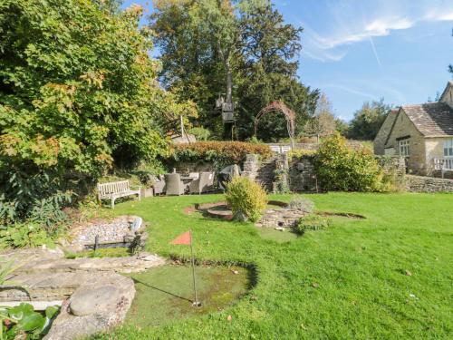 Mayfly Cottage CIRENCESTER - image 12