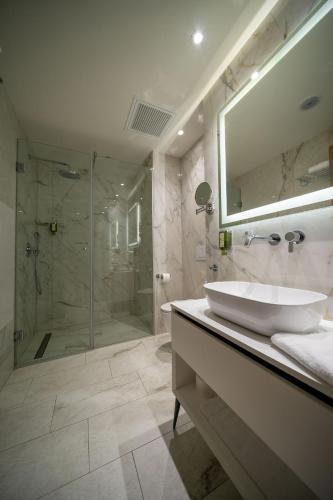 Superior Double Room image 2