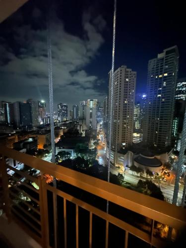 Cozy Place with City View at Greenbelt Makati, Manila (photo 8)