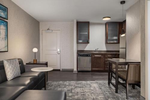 Residence Inn Long Island Islip/Courthouse Complex Room Type - Studio, 1 King Bed with Sofa bed (Hearing Accessible) Residence Inn Long Island Islip/Courthouse Complex Room Type - Studio, 1 King Bed with Sofa bed (Hearing Accessible)