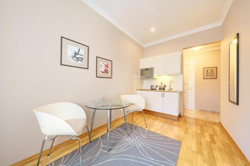 Hunger Wall Residence - image 11