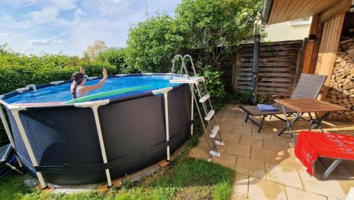 Плувен басейн, Ferienwohnung Stryck in Тетнанг