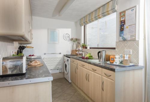 Cliff Cottage - image 13