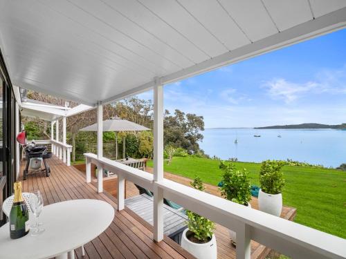 Exterior view, Peaceful Picnic Bay - Surfdale Holiday Home in Surfdale