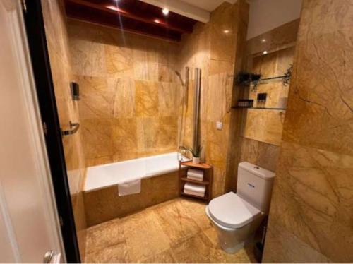 Alhambra Suites - image 4