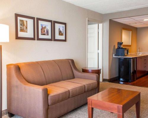 Quality Inn & Suites Orland Park - Chicago - image 9