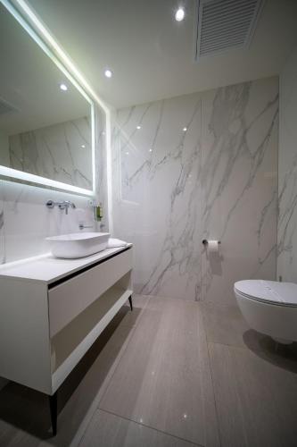 Superior Apartment image 1