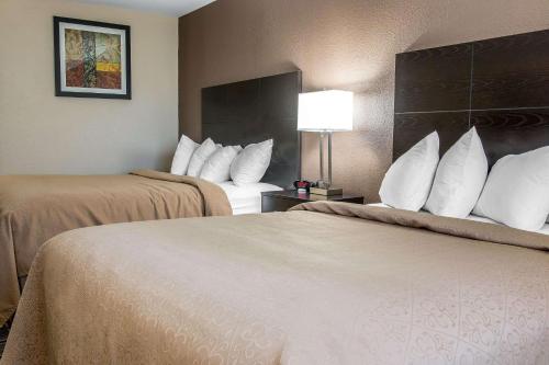Queen Room with Two Queen Beds - Non-Smoking