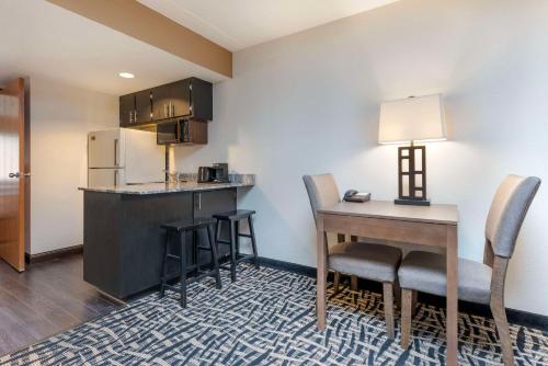 Quality Inn & Suites Mayo Clinic Area - image 10