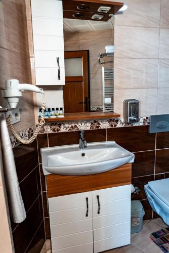 Triple Room with Sea View image 10