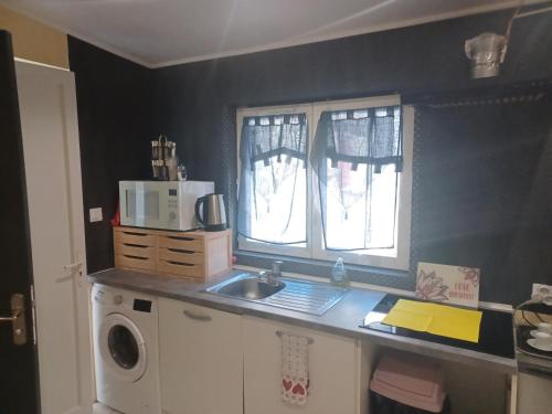 Cozy Apartment, Airport CDG Exhibition Parc 14 min in Tremblay-en-France
