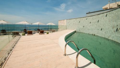 Swimming pool, Arena Leme Hotel in Leme