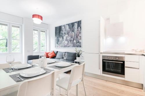 New apartment in Cinque Giornate by Easylife, Милан