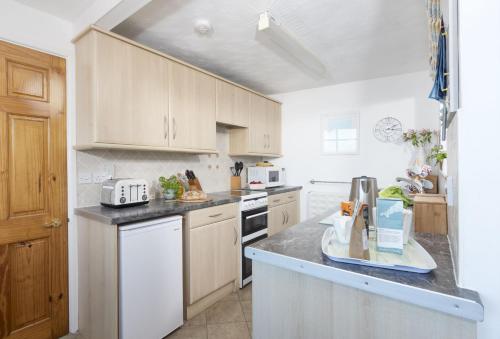 Cliff Cottage - image 4