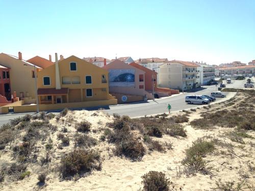 Supertubos Beach Hostel - image 10
