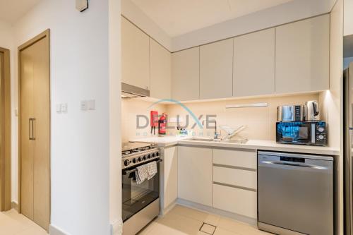 Classy 1BR Apartment at Creek Horizon Tower 1, Dubai Creek Harbour by Deluxe Holiday Homes, Dubaj (zdjęcie 4)