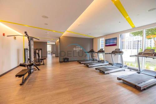 Classy 1BR Apartment at Creek Horizon Tower 1, Dubai Creek Harbour by Deluxe Holiday Homes, Dubaj (zdjęcie 8)