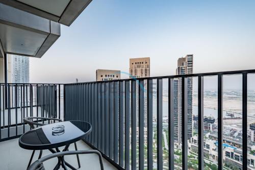Classy 1BR Apartment at Creek Horizon Tower 1, Dubai Creek Harbour by Deluxe Holiday Homes, Dubaj (zdjęcie 3)