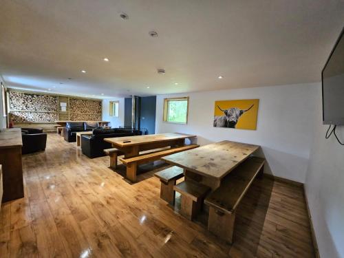 sala de TV, LOCH TAY HIGHLAND LODGES and GLAMPING PARK in Killin