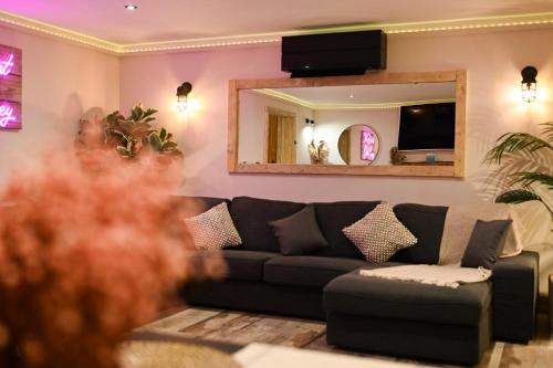 607402995 South Causey Inn