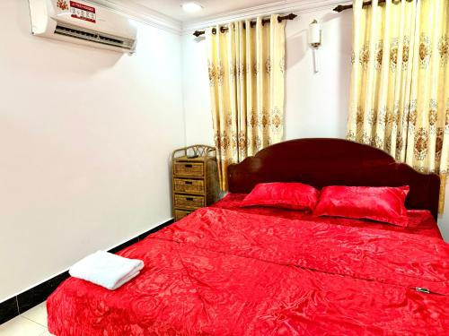 Lilly house traveling on budget in Russey Keo