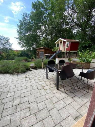 Dārzs, AlbPanorama Fewo mit Infrarotsauna und Gartenblick in Hohenstein (Reutlingen)