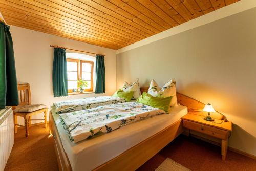 1 queen bed