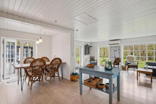 ทัศนียภาพภายนอกโรงแรม, Charming Holiday Home Close To A Great Sandy Beach in สคอฟโกร์ด