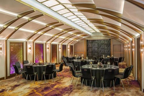 607413062 W Bangkok Hotel