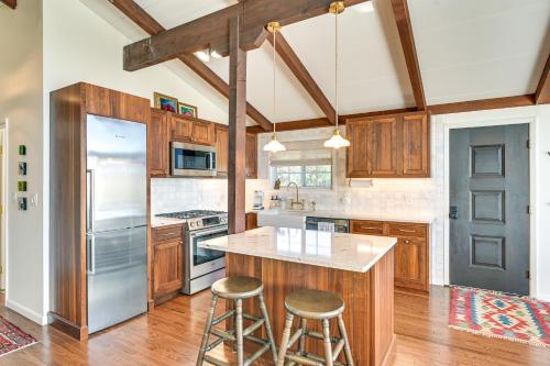 Cozy Mtn-View Chalet Less Than 2 Mi to Windham Slopes in Windham, USA