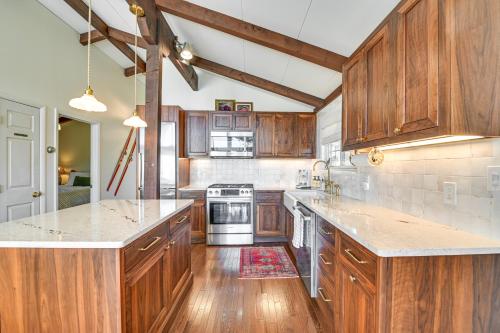Cozy Mtn-View Chalet Less Than 2 Mi to Windham Slopes in Windham, USA