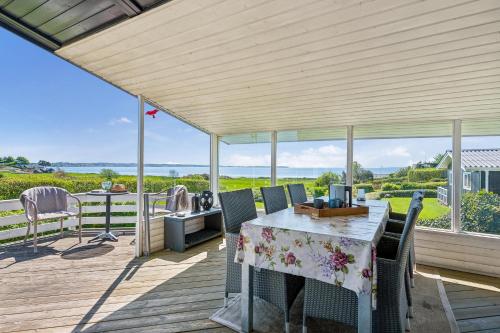 Three-Bedroom Holiday Home  image 9