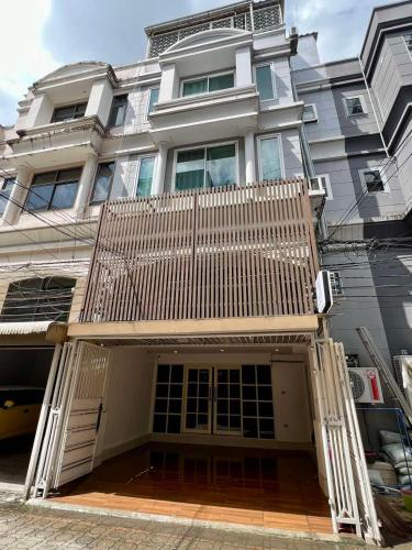 Comfy Crib Hostel 2, Bangkok