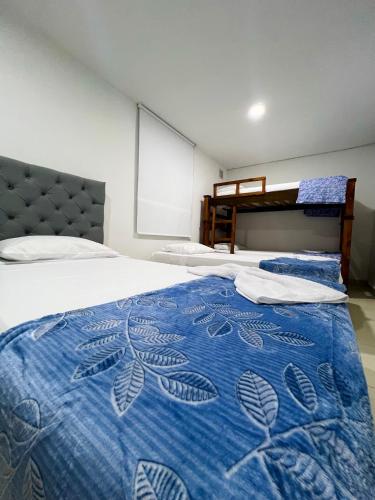 4 twin beds