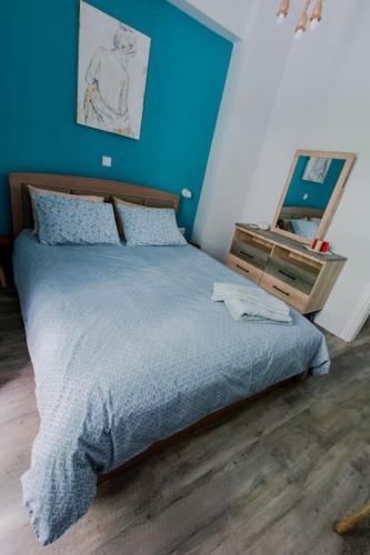 Design drop in Athens ' center