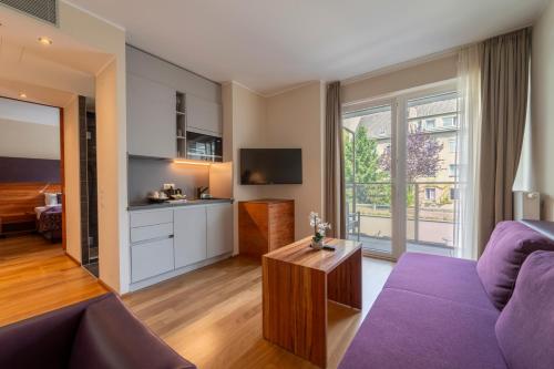 Pakat Suites, Vídeň
