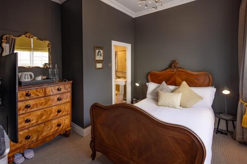 38 St Giles Room Type - Small Double Room
