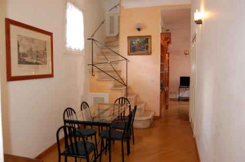 Pallaro Terrace Apartment, Рим (фото 6)