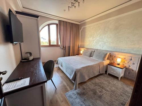 1 queen bed