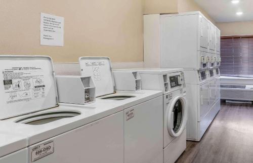 Extended Stay America Select Suites - Louisville - South – Louisville, KY