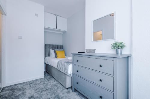 NEW! 3-Bed House in Manchester by 53 Degrees Property, Ideal for Contractors, Business & Long Term, FREE Parking!, Manchester (fotografie 10)