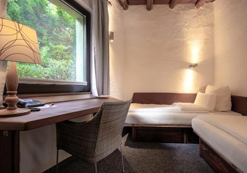 room detail thumbnail 0