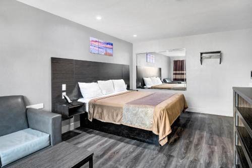 King Room image 10